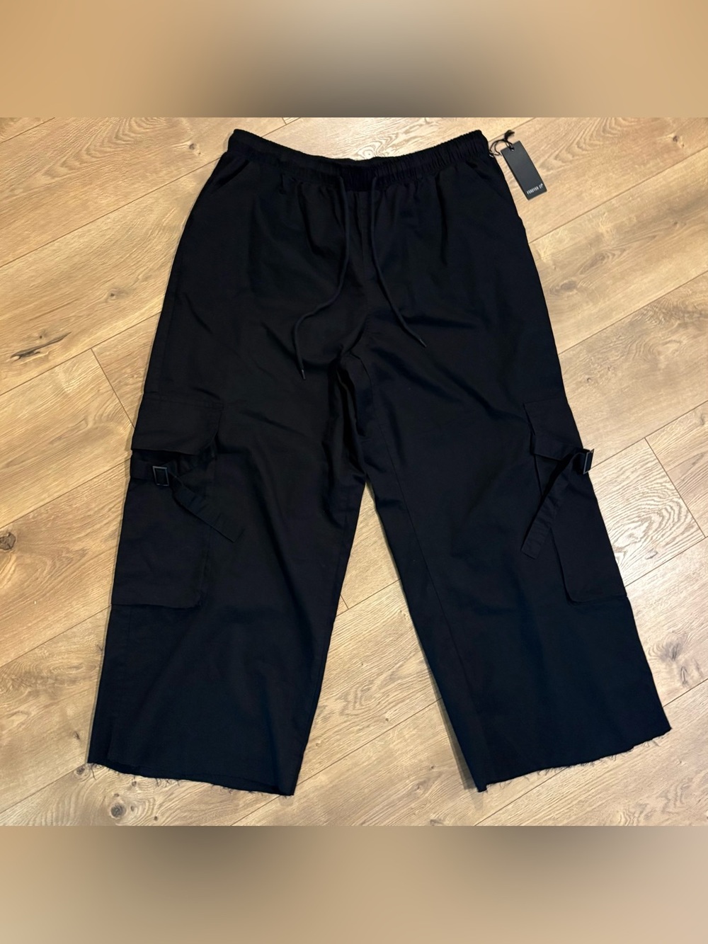 Forever 21+ Women’s/Men's Black Cargo Pants, Flat Front Pockets, Drawstring 1X